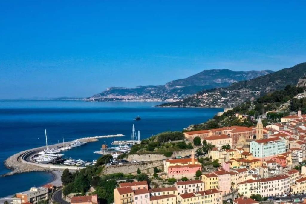 Apartamento La Finestra Sul Borgo Ventimiglia Exterior foto